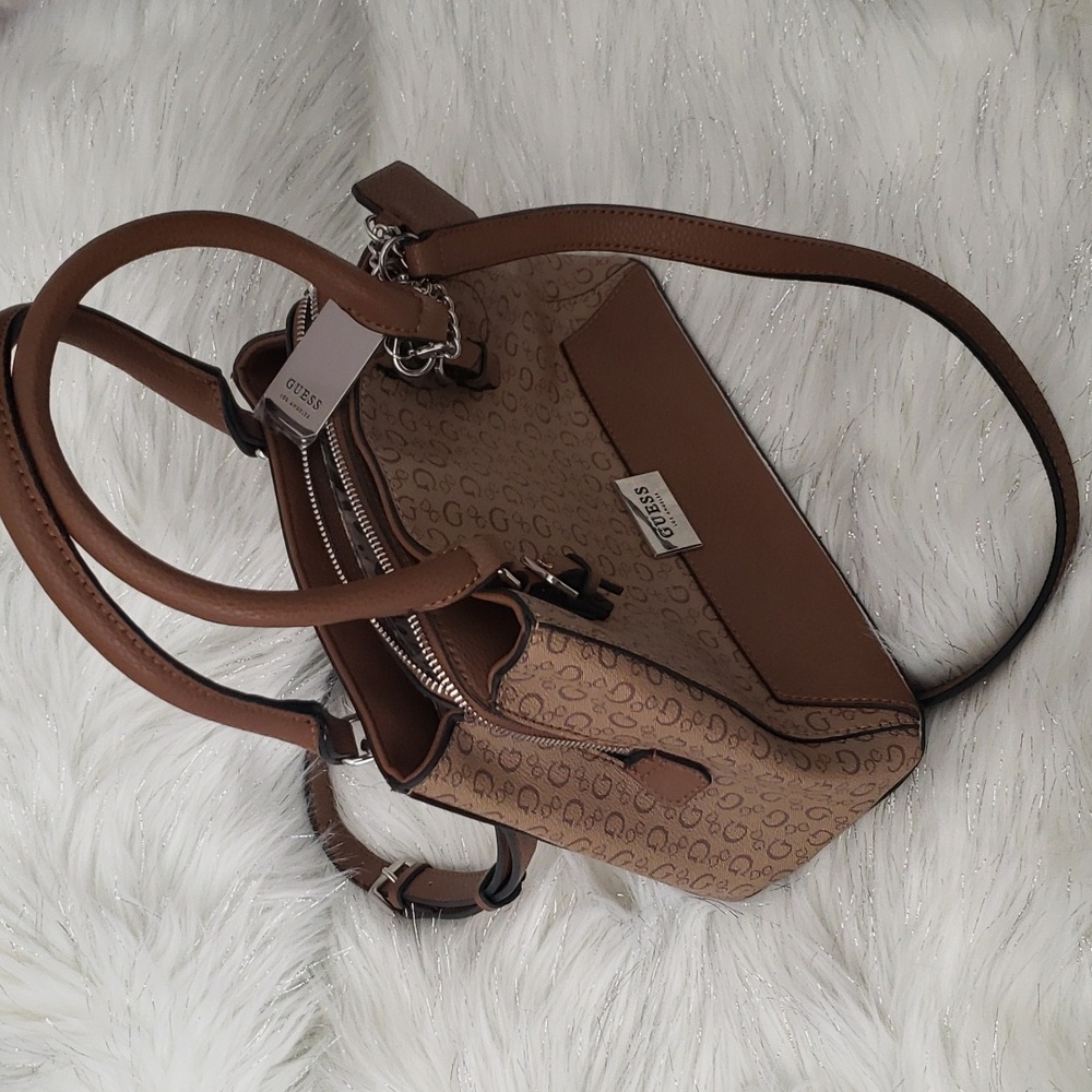 Brand new Guess purse